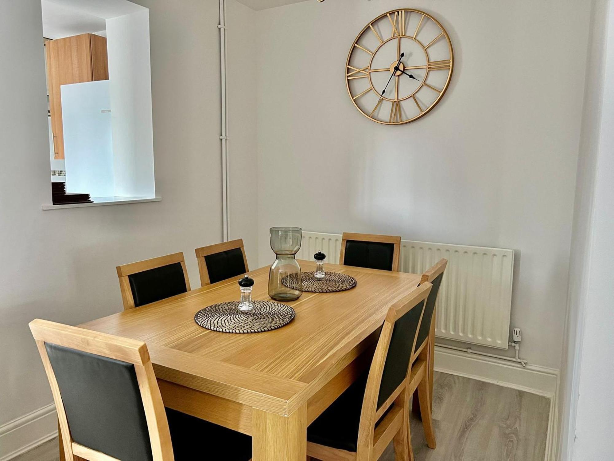 Executive 3 Bedroom Port Talbot Town Centre Margam Sleeps 7 Bagian luar foto